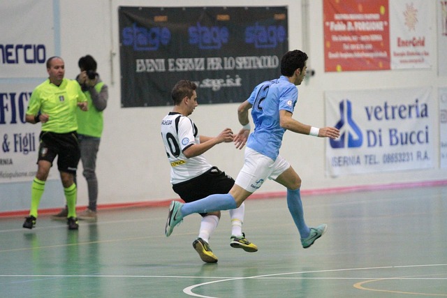 策略饱受质 策略饱受质